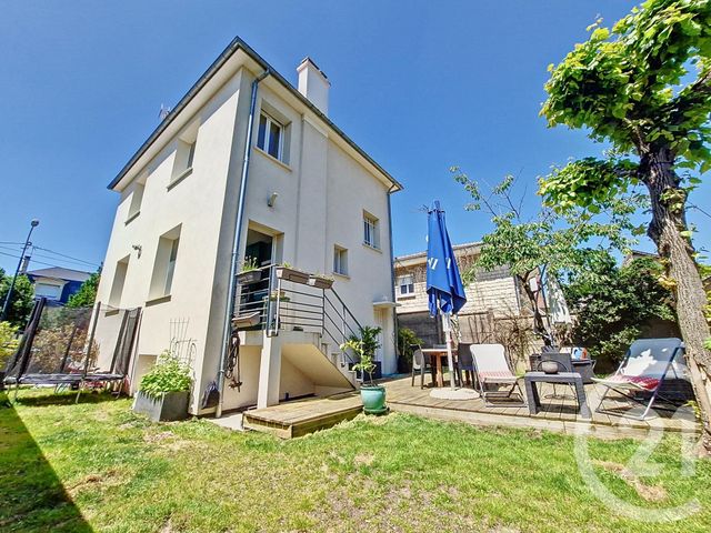 Maison à louer LA VARENNE ST HILAIRE