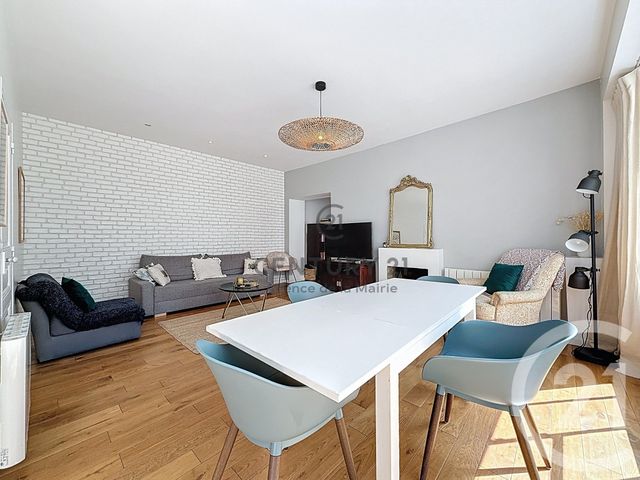 Appartement F3 à vendre - 3 pièces - 74.14 m2 - PARIS - 75011 - ILE-DE-FRANCE - Century 21 Agence De La Mairie