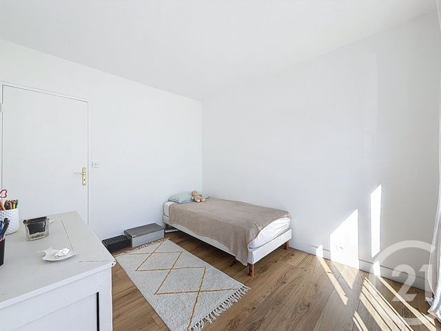 Appartement F4 à vendre - 5 pièces - 87.45 m2 - YERRES - 91 - ILE-DE-FRANCE - Century 21 Agence De La Mairie