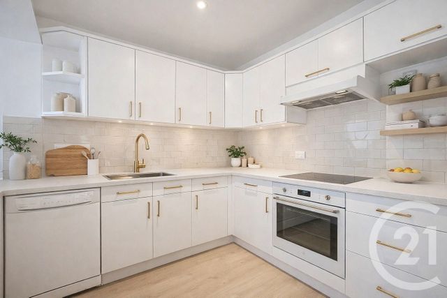 Appartement à vendre - 2 pièces - 44.52 m2 - SURESNES - 92 - ILE-DE-FRANCE - Century 21 Agence De La Mairie