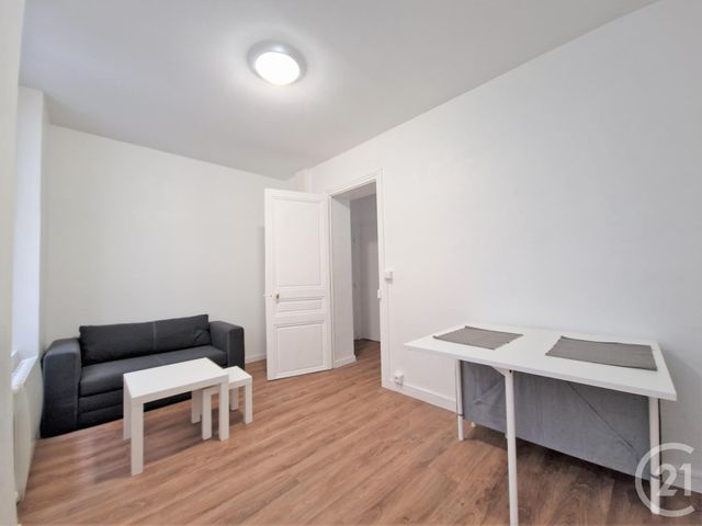 Appartement F2 à louer - 2 pièces - 23.76 m2 - PARIS - 75011 - ILE-DE-FRANCE - Century 21 Agence De La Mairie