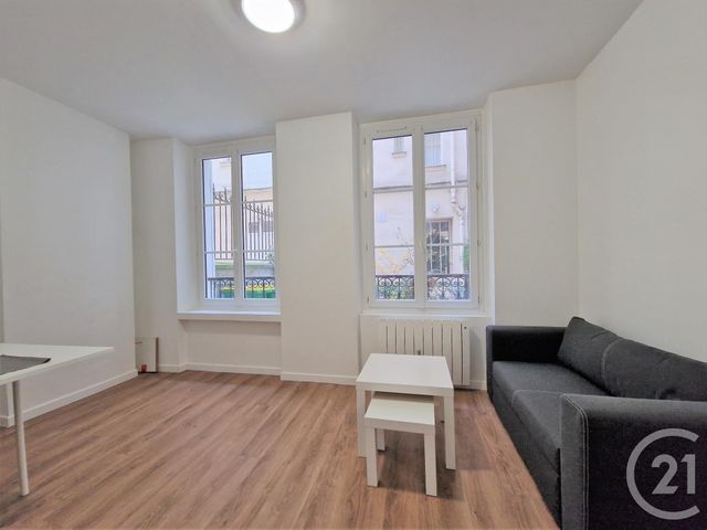 Appartement F2 à louer - 2 pièces - 23.76 m2 - PARIS - 75011 - ILE-DE-FRANCE - Century 21 Agence De La Mairie