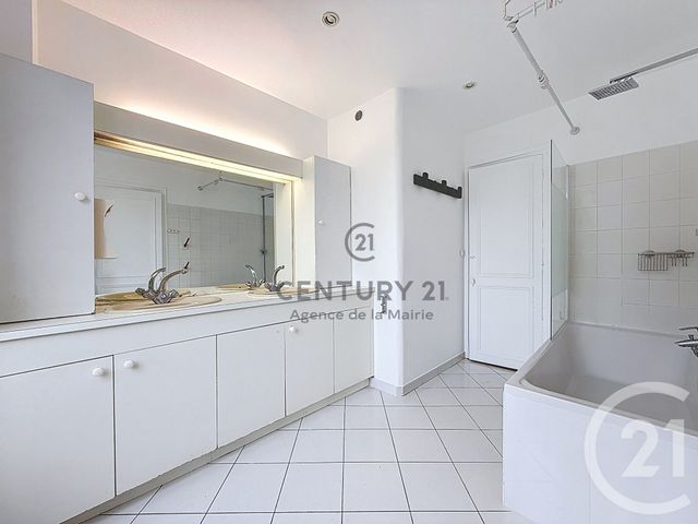 Appartement F4 à louer - 4 pièces - 95.54 m2 - PARIS - 75016 - ILE-DE-FRANCE - Century 21 Agence De La Mairie