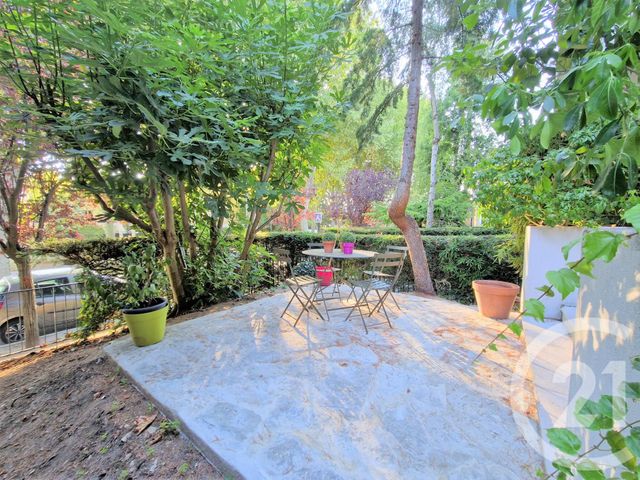 Appartement F2 à louer ST MAUR DES FOSSES