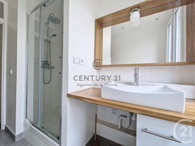 Appartement F2 à louer - 2 pièces - 36.25 m2 - PARIS - 75018 - ILE-DE-FRANCE - Century 21 Agence De La Mairie