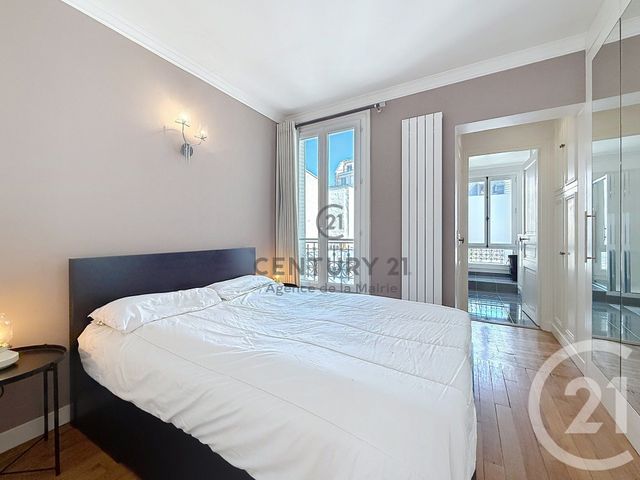 Appartement F2 à vendre - 2 pièces - 45.57 m2 - PARIS - 75007 - ILE-DE-FRANCE - Century 21 Agence De La Mairie