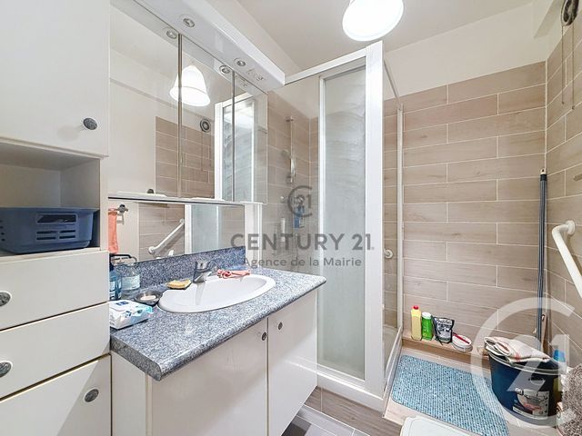 Appartement F3 à vendre - 3 pièces - 66.01 m2 - LES LILAS - 93 - ILE-DE-FRANCE - Century 21 Agence De La Mairie