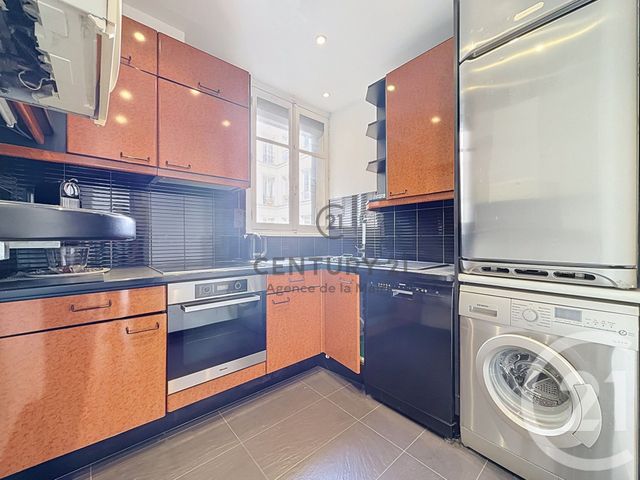 Appartement F2 à vendre - 2 pièces - 52.5 m2 - PARIS - 75011 - ILE-DE-FRANCE - Century 21 Agence De La Mairie