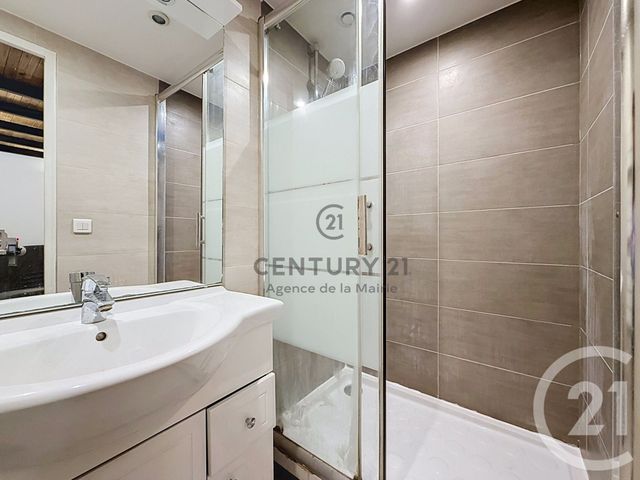 Appartement Studio à louer - 1 pièce - 24.31 m2 - PARIS - 75011 - ILE-DE-FRANCE - Century 21 Agence De La Mairie